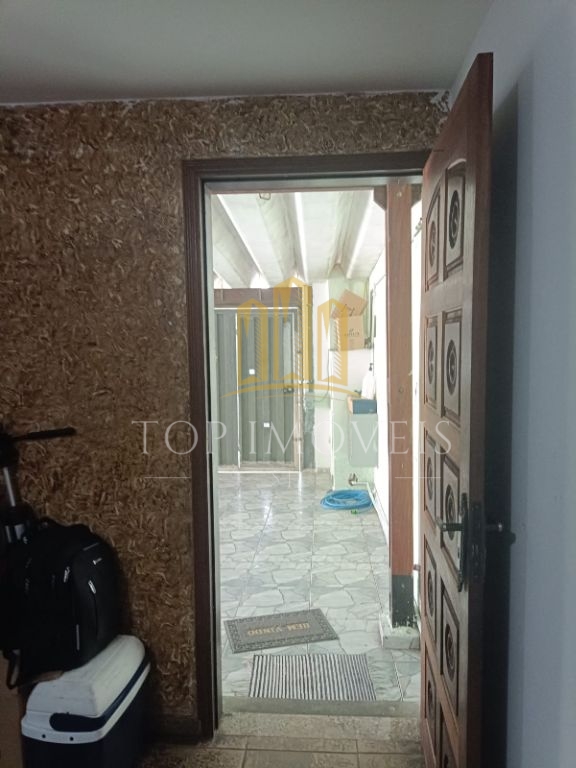 Casa de 3 dormitórios de esquina com um grande potencial pra ponto Comercial em uma avenida do Jd. Oriente próximo ao Shopping Oriente