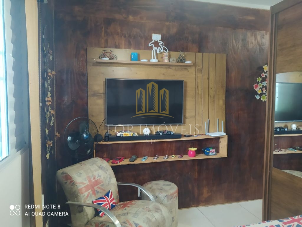 Casa térrea de 2 quartos com fácil acesso a Dutra