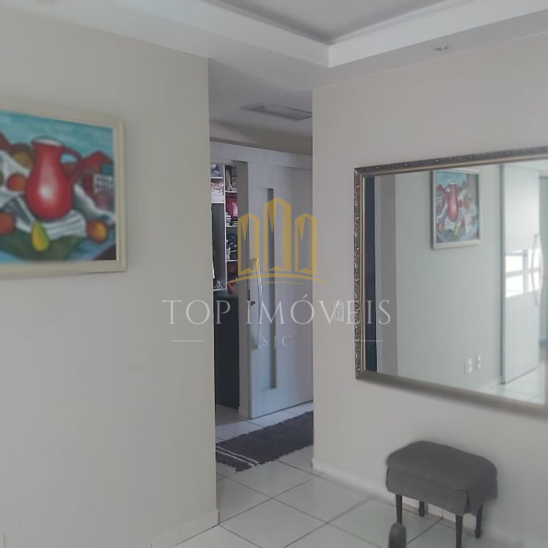 Casa térrea, tres dormitórios, suíte, duas vagas, condomínio fechado, piscina