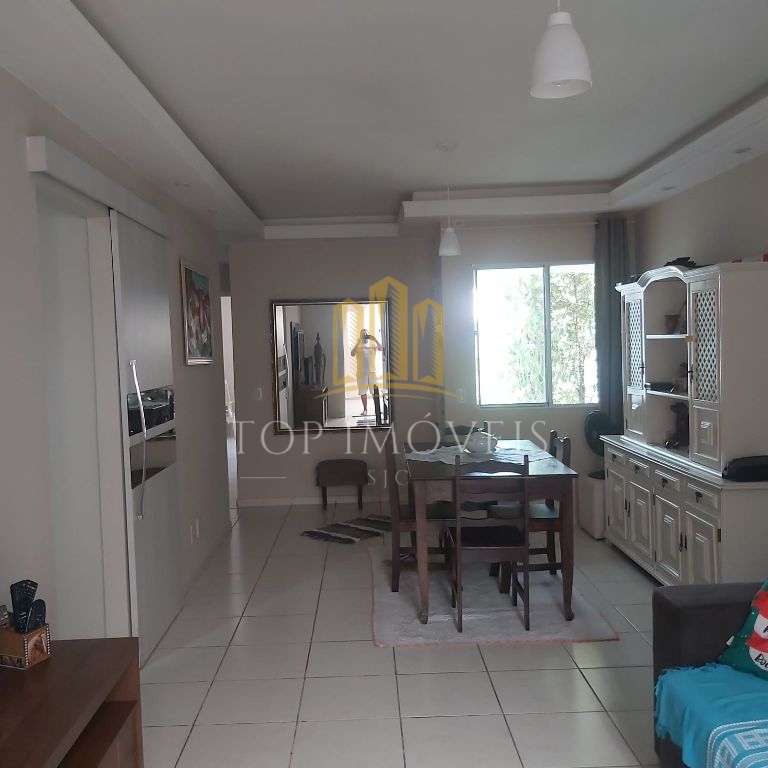 Casa térrea, tres dormitórios, suíte, duas vagas, condomínio fechado, piscina