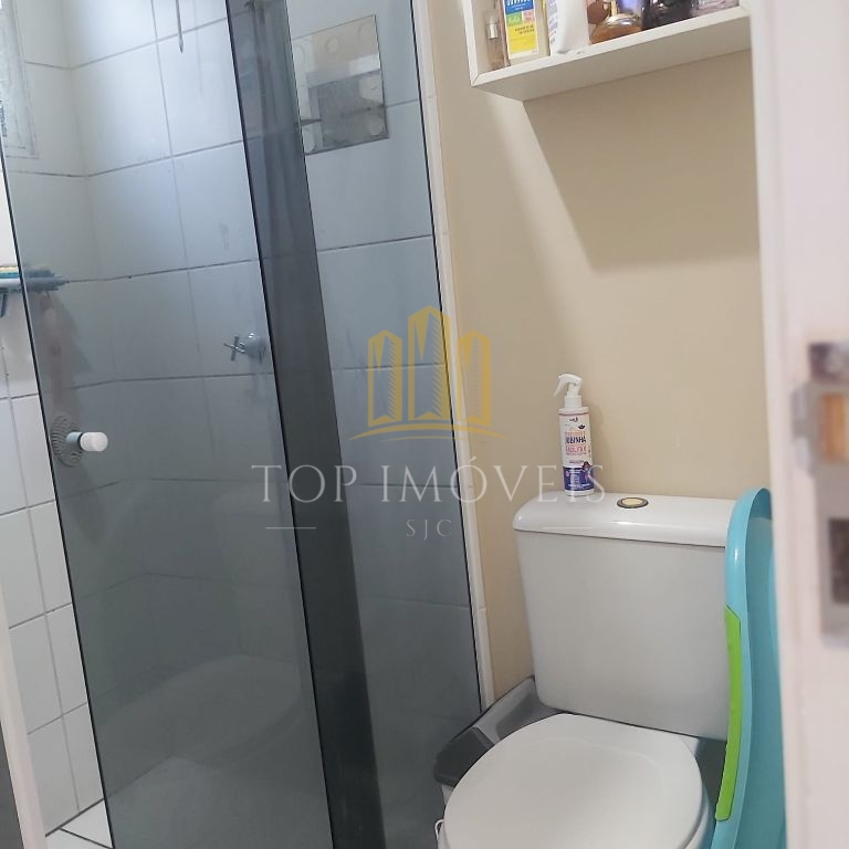 Casa térrea, tres dormitórios, suíte, duas vagas, condomínio fechado, piscina