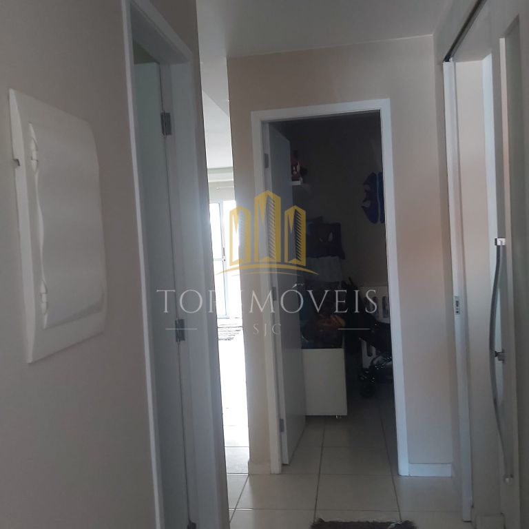 Casa térrea, tres dormitórios, suíte, duas vagas, condomínio fechado, piscina