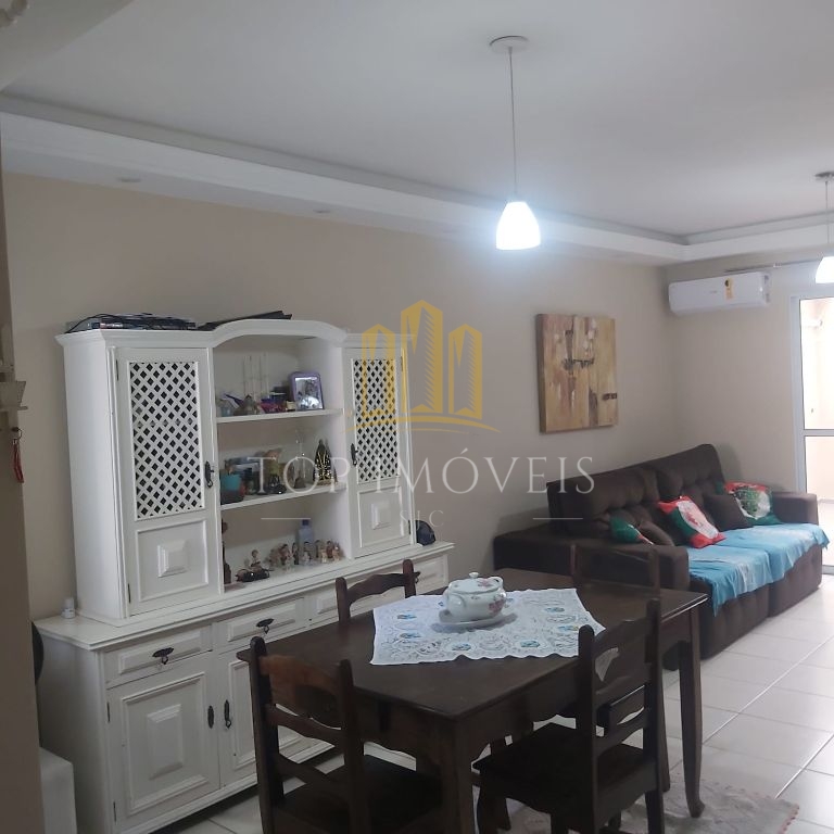 Casa térrea, tres dormitórios, suíte, duas vagas, condomínio fechado, piscina