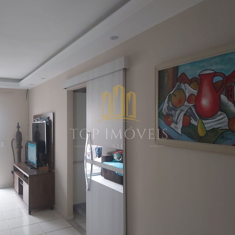 Casa térrea, tres dormitórios, suíte, duas vagas, condomínio fechado, piscina