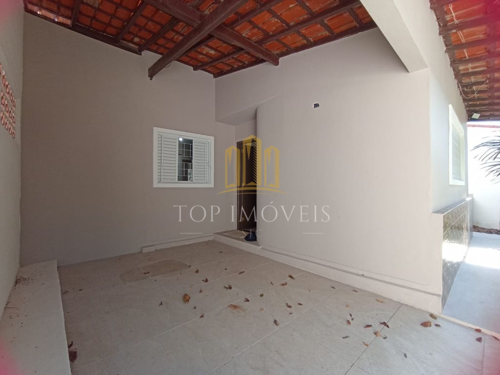 Linda Casa Totalmente Reformada, em um Bairro charmoso e tranquilo muito arborizado pra quem quer viver em meio a natureza e sofisticação.