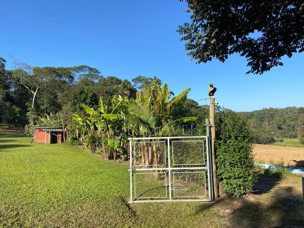 Area para venda em Suzano, por 60,00 m², com toda documentação ok Possui : Planta Geográfica, Levantamento Planimétrico, INCRA, DARF, ITR, CCIR, CNA, todos atualizados.