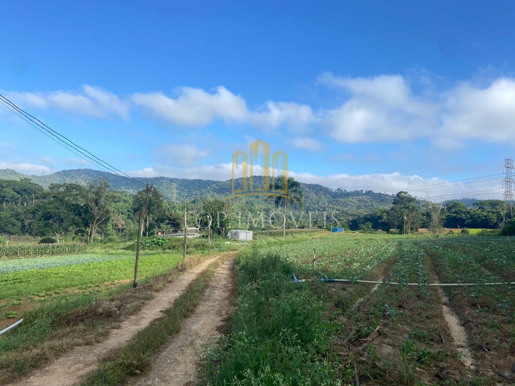 Area para venda em Suzano, por 60,00 m², com toda documentação ok Possui : Planta Geográfica, Levantamento Planimétrico, INCRA, DARF, ITR, CCIR, CNA, todos atualizados.