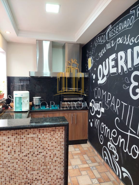 Linda casa em um belo condomínio fechado Vert Ville em Jacareí são 3 dormitórios sendo uma suíte casa repleta de armários uma excelente oportunidade