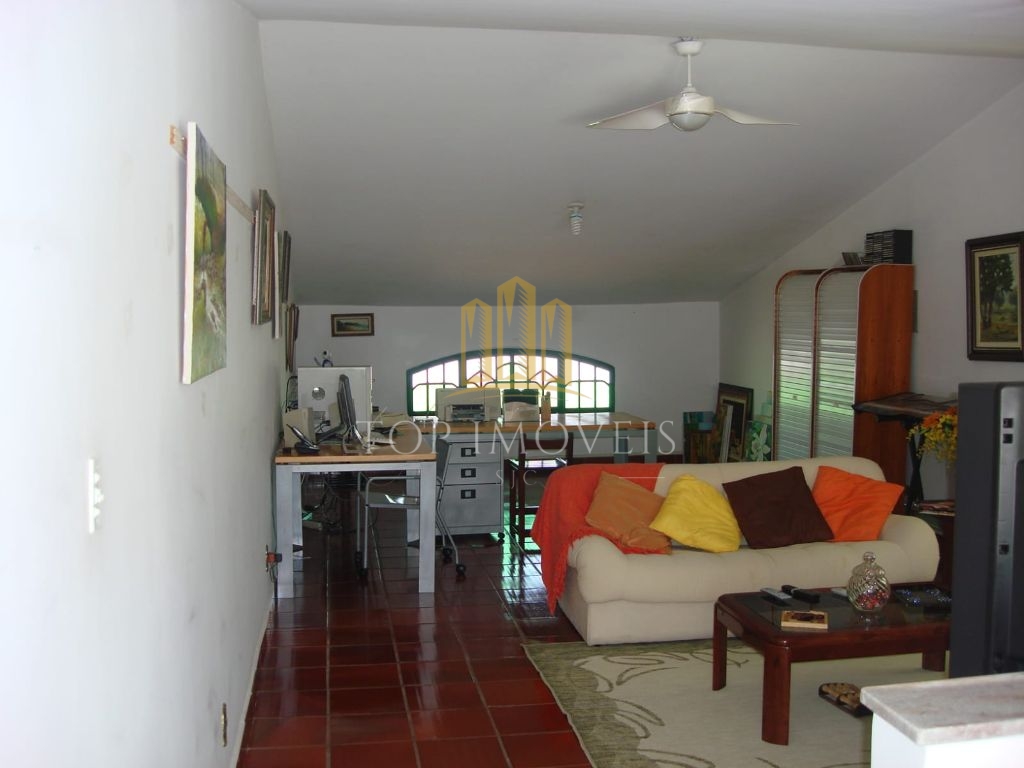 Casa no centro de Caçapava com 240 m² de construção, mais um terreno ao lado para fazer piscina, ........area gourmet, ....campinho .....