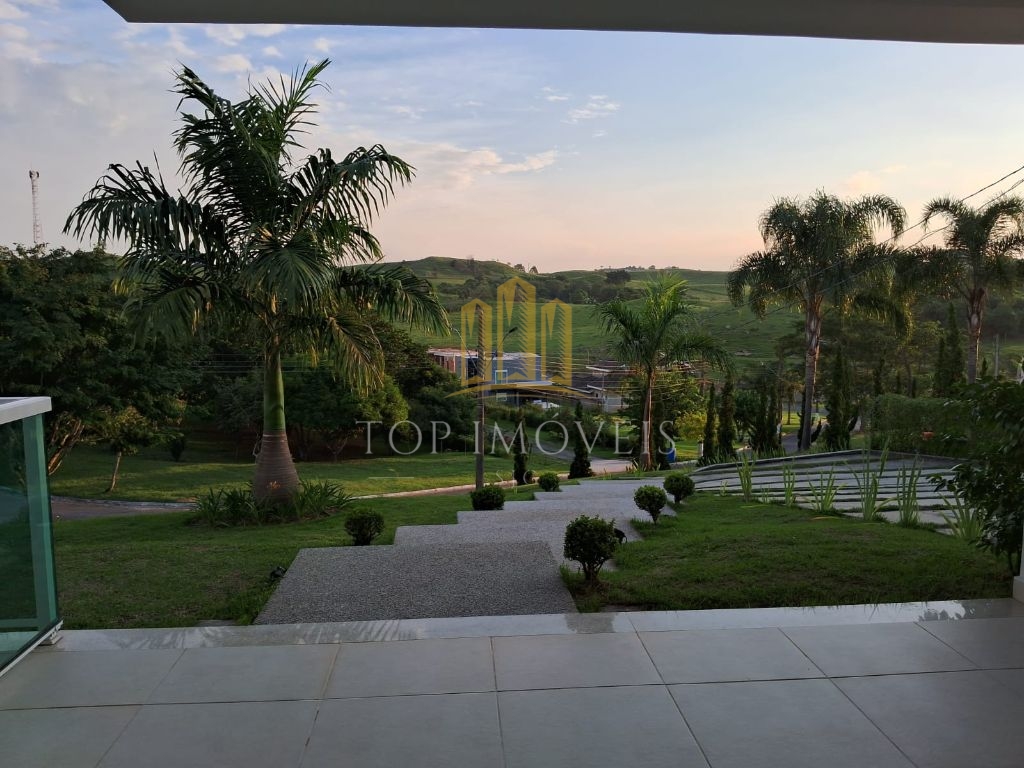 Linda casa Localizada em condominio de chacaras no Terras de Santa Helena Repleta de planejados