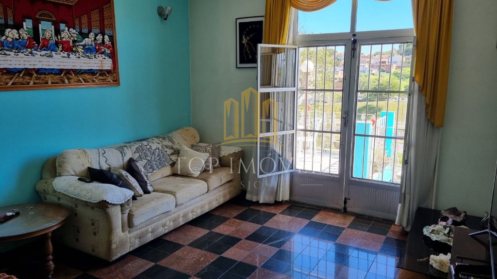Lindo Casarão com uma excelente área no Monte Castelo
