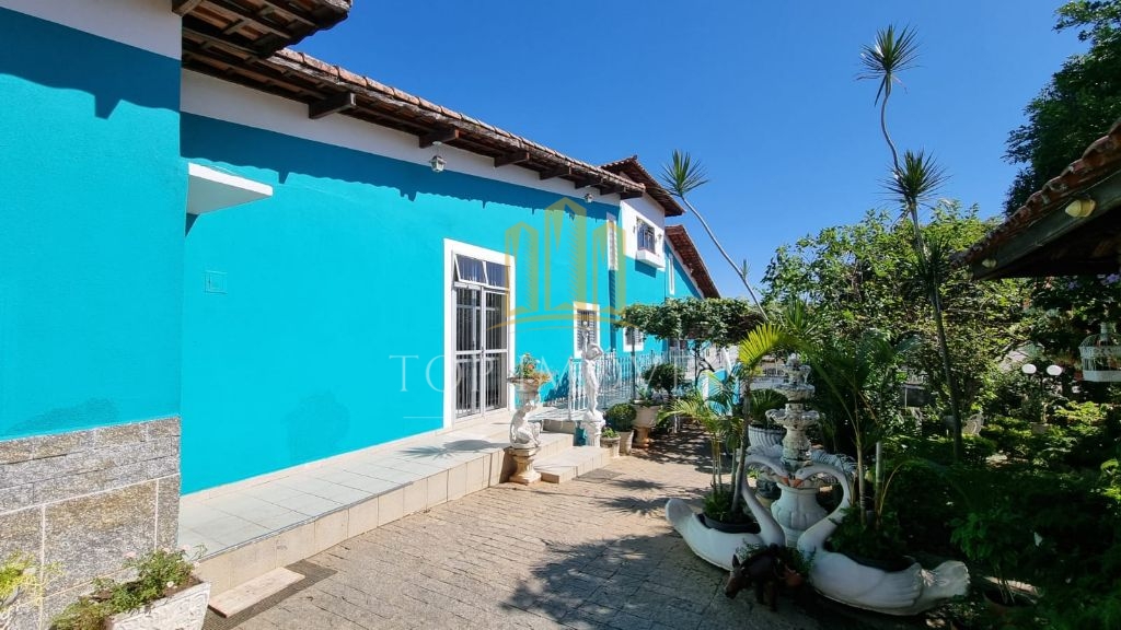 Lindo Casarão com uma excelente área no Monte Castelo