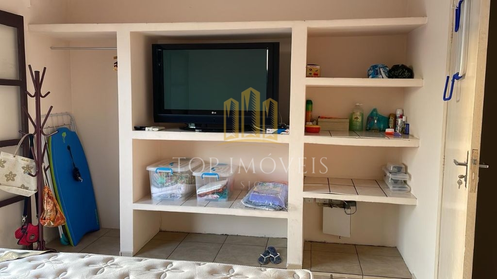 Vende-se Sobrado Charmoso em Condomínio Fechado Próximo à Praia Martim de Sá, Caraguatatuba