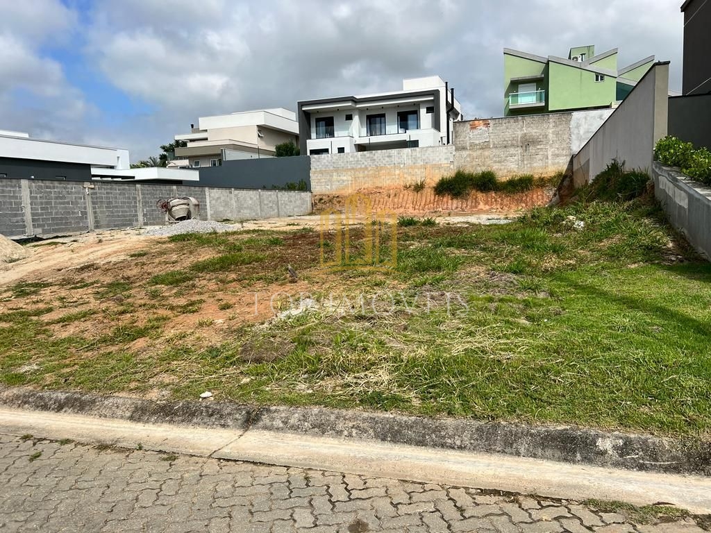 Terreno de 700m² no Reserva Paratehy Norte