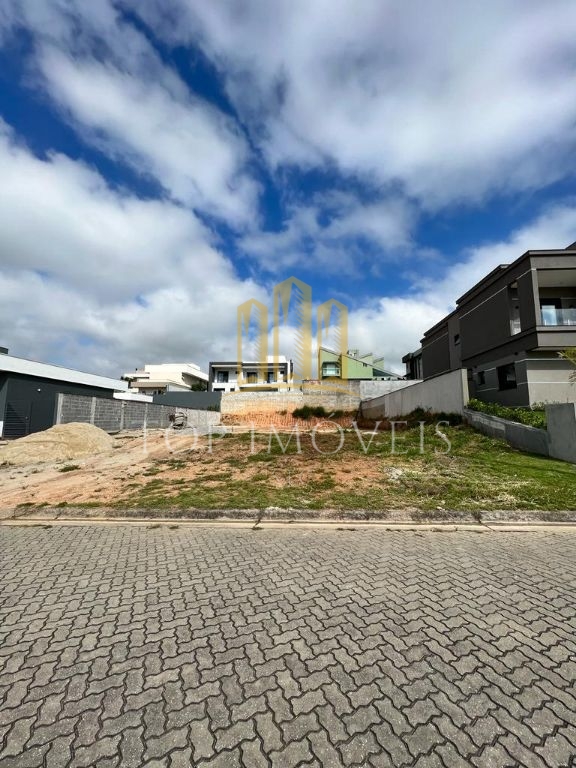 Terreno de 700m² no Reserva Paratehy Norte