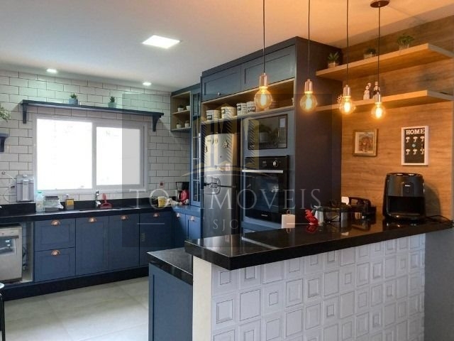 Ótimo sobrado com 4 dormitórios à venda, 269 m² por R$ 2.050.000,00 - Condomínio Monte Carlo - Caçapava/SP