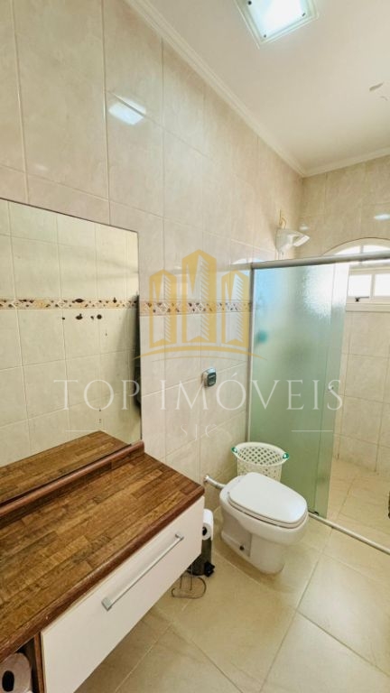 Casa Sobrado à Venda - 3 Quartos, Suíte, Ampla Área Social e Excelente Localização na Zona Sul de São José dos Campos