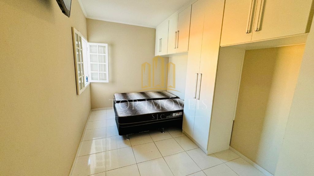 Casa Sobrado à Venda - 3 Quartos, Suíte, Ampla Área Social e Excelente Localização na Zona Sul de São José dos Campos
