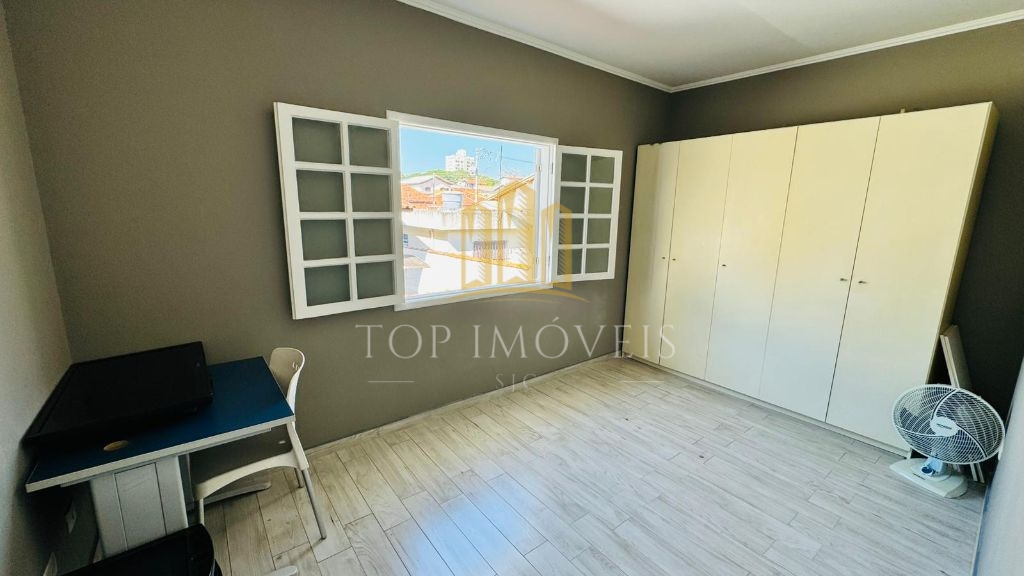 Casa Sobrado à Venda - 3 Quartos, Suíte, Ampla Área Social e Excelente Localização na Zona Sul de São José dos Campos
