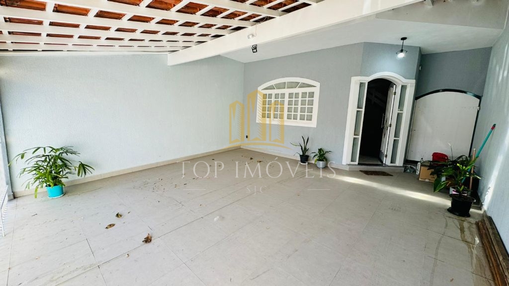 Casa Sobrado à Venda - 3 Quartos, Suíte, Ampla Área Social e Excelente Localização na Zona Sul de São José dos Campos