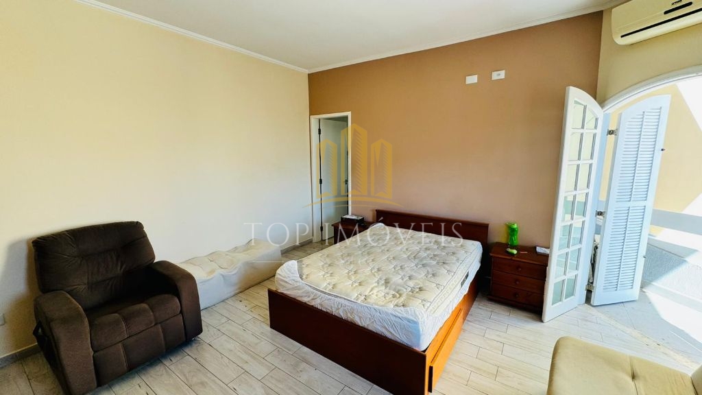 Casa Sobrado à Venda - 3 Quartos, Suíte, Ampla Área Social e Excelente Localização na Zona Sul de São José dos Campos