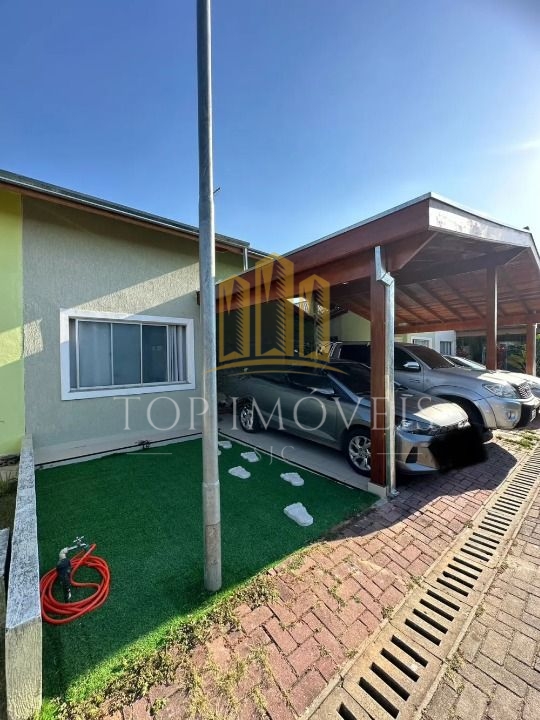 Linda Casa localizada em condominio fechado em Jacarei com planejados