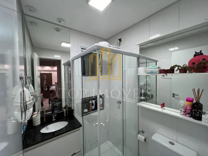 Lindo apartamento localizado no Parque Industrial com varanda gourmet repleto de planejados em frente a linha Verde
