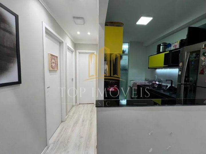 Lindo apartamento localizado no Parque Industrial com varanda gourmet repleto de planejados em frente a linha Verde