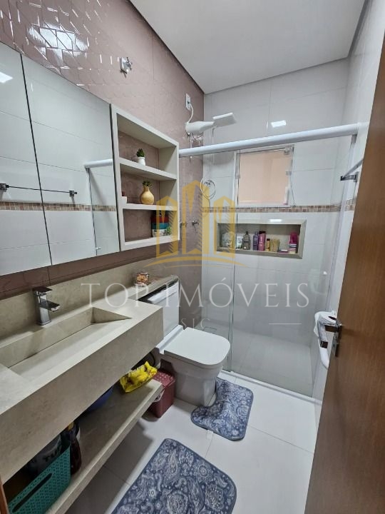 Casa Localizada no Jardim Santa Inês I com planejados 73.00 M²