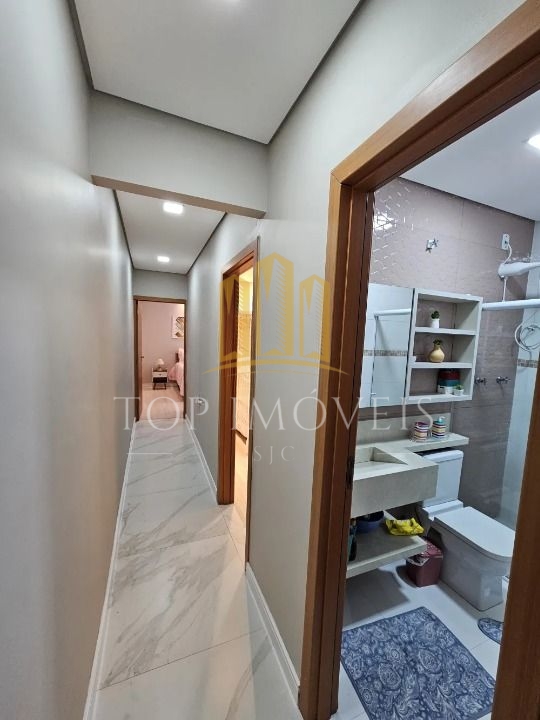 Casa Localizada no Jardim Santa Inês I com planejados 73.00 M²
