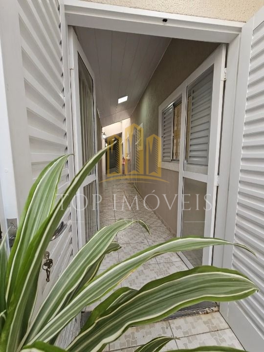 Casa Localizada no Jardim Santa Inês I com planejados 73.00 M²