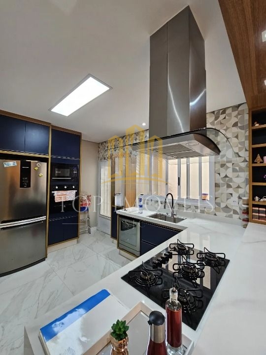 Casa Localizada no Jardim Santa Inês I com planejados 73.00 M²