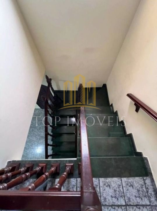 Casa sobrado espaçosa de tres dormitorios com suite: seu novo lar esperando por voce!!
