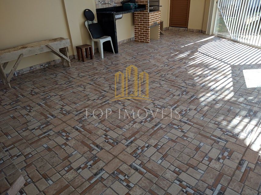 Excelente oportunidade de um lindíssimo sobrado no Residencial Santa Paula em Jacareí!