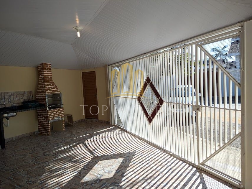 Excelente oportunidade de um lindíssimo sobrado no Residencial Santa Paula em Jacareí!