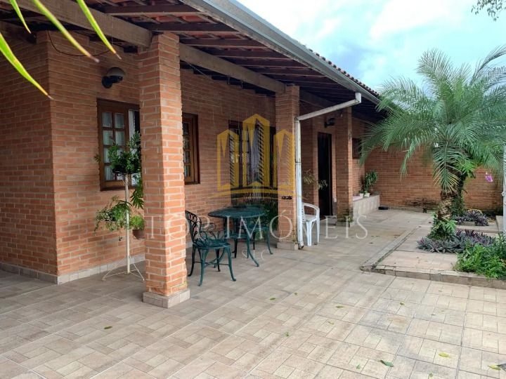 Linda casa localizada no Vista Verde 4 dormitorios suite Casa Terrea.