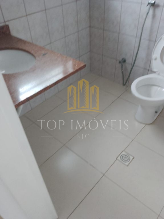 Excelente casa com3 dormitorios suite, no conjunto São Benedito, em otimo estado de conservação toda em porcelanato, aceita permuta por apartamento