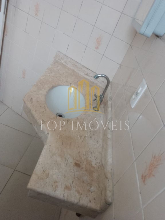 Excelente casa com3 dormitorios suite, no conjunto São Benedito, em otimo estado de conservação toda em porcelanato, aceita permuta por apartamento
