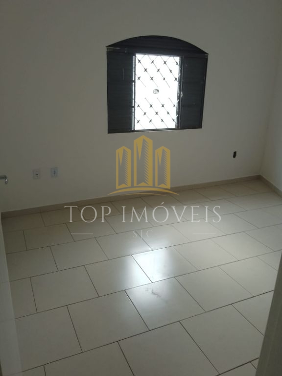 Excelente casa com3 dormitorios suite, no conjunto São Benedito, em otimo estado de conservação toda em porcelanato, aceita permuta por apartamento