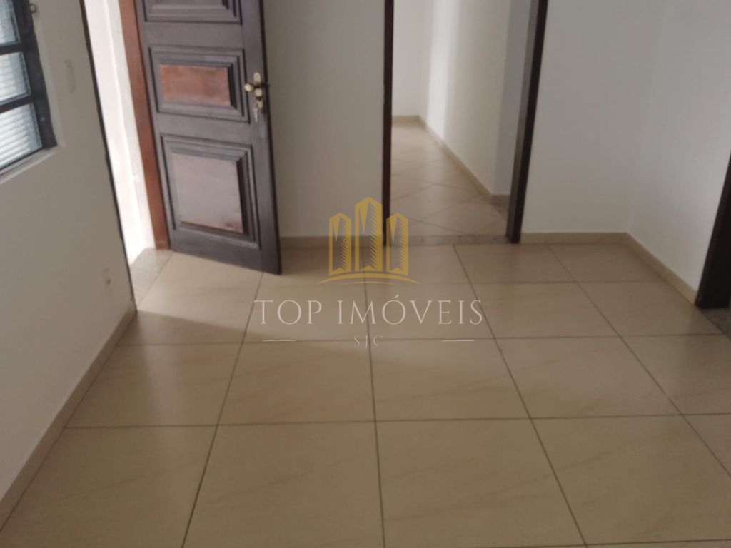Excelente casa com3 dormitorios suite, no conjunto São Benedito, em otimo estado de conservação toda em porcelanato, aceita permuta por apartamento