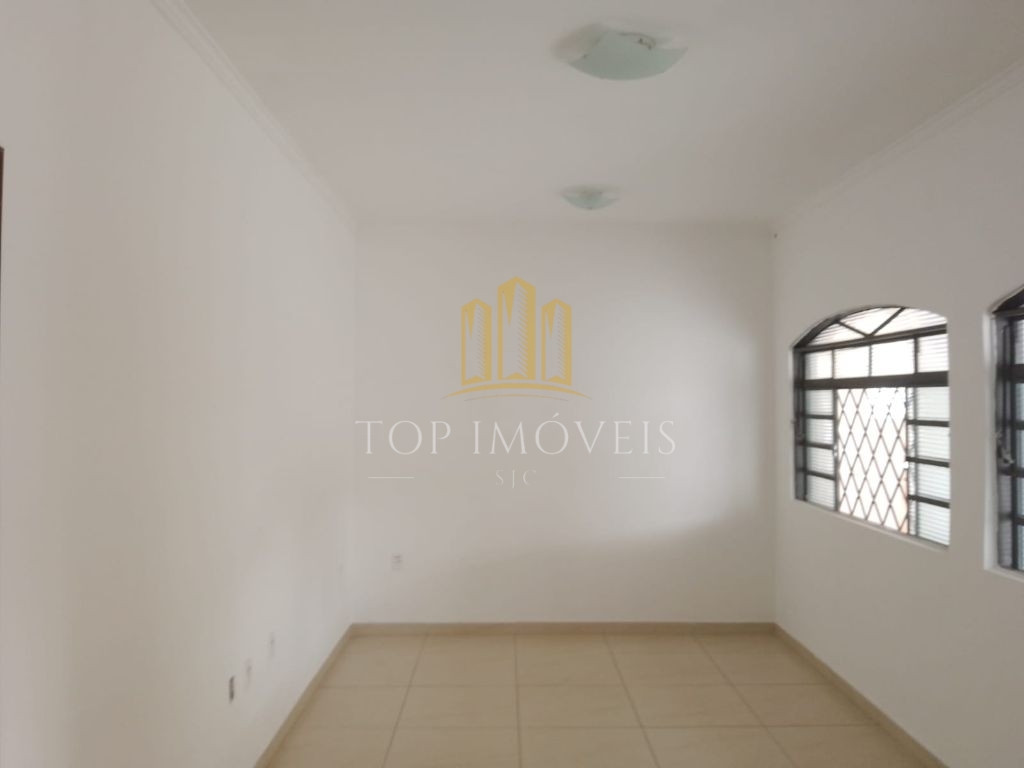 Excelente casa com3 dormitorios suite, no conjunto São Benedito, em otimo estado de conservação toda em porcelanato, aceita permuta por apartamento