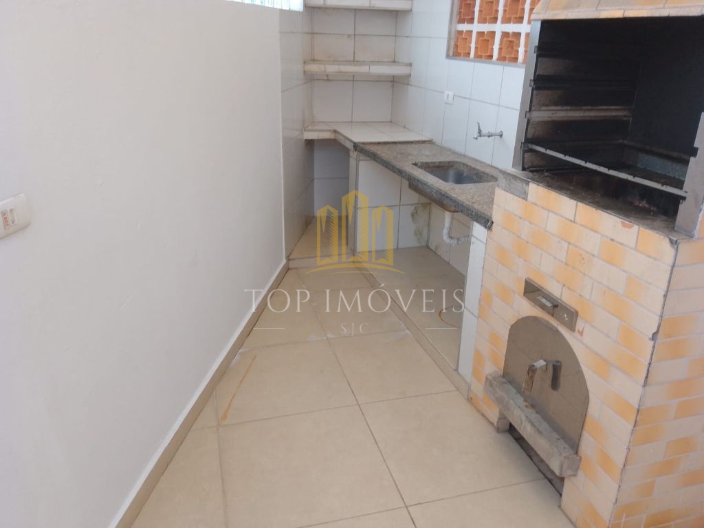 Excelente casa com3 dormitorios suite, no conjunto São Benedito, em otimo estado de conservação toda em porcelanato, aceita permuta por apartamento