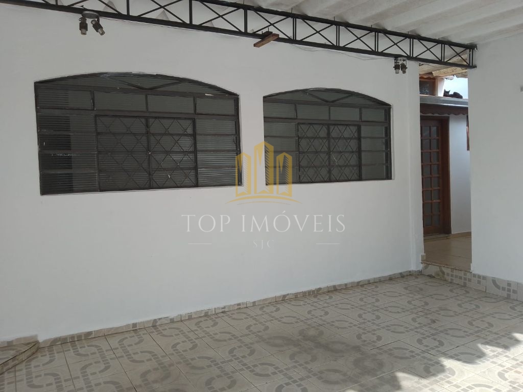 Excelente casa com3 dormitorios suite, no conjunto São Benedito, em otimo estado de conservação toda em porcelanato, aceita permuta por apartamento