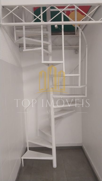 Galpão comercial com casa no fundo, zona sul