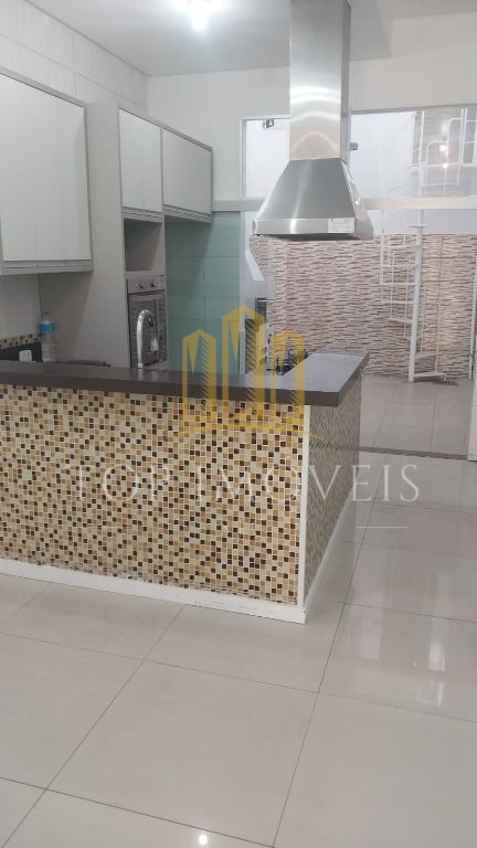 Galpão comercial com casa no fundo, zona sul