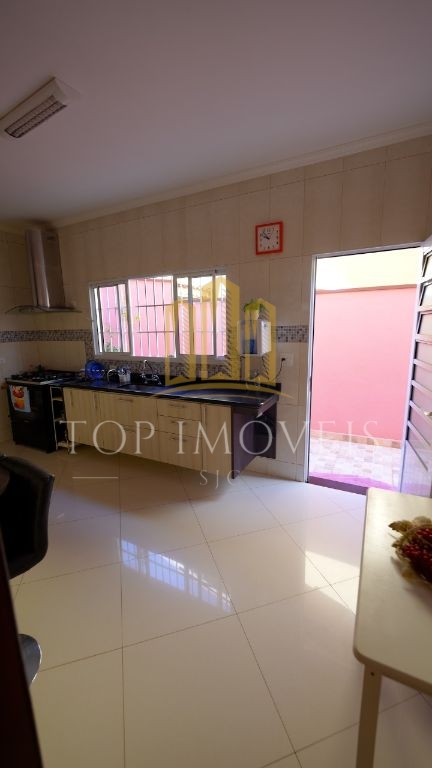 Casa Sobrado à Venda - 5 Quartos 2 Suítes, Excelente Localização na Zona Sul de São José dos Campos