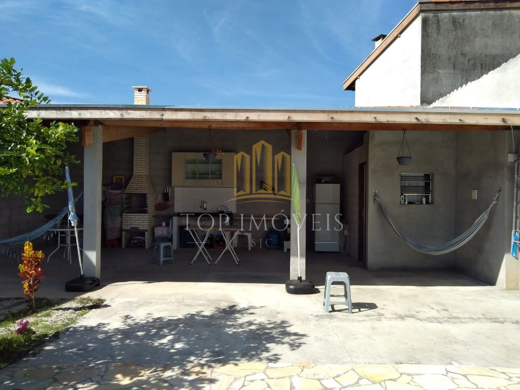 "Espaçosa casa de 3 dormitórios com suíte e varanda em Santana - Imperdível!"