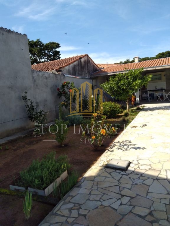 "Espaçosa casa de 3 dormitórios com suíte e varanda em Santana - Imperdível!"
