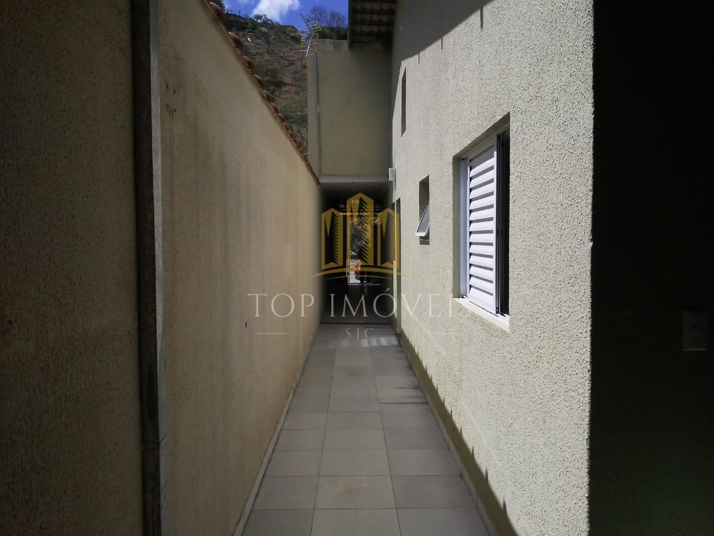 Casa na Zona Leste no jardim Pararanga