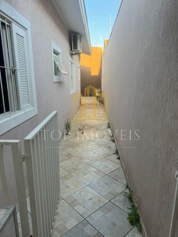 Excelente casa com 3 dormitorios sendo 2 suites em Jacareí